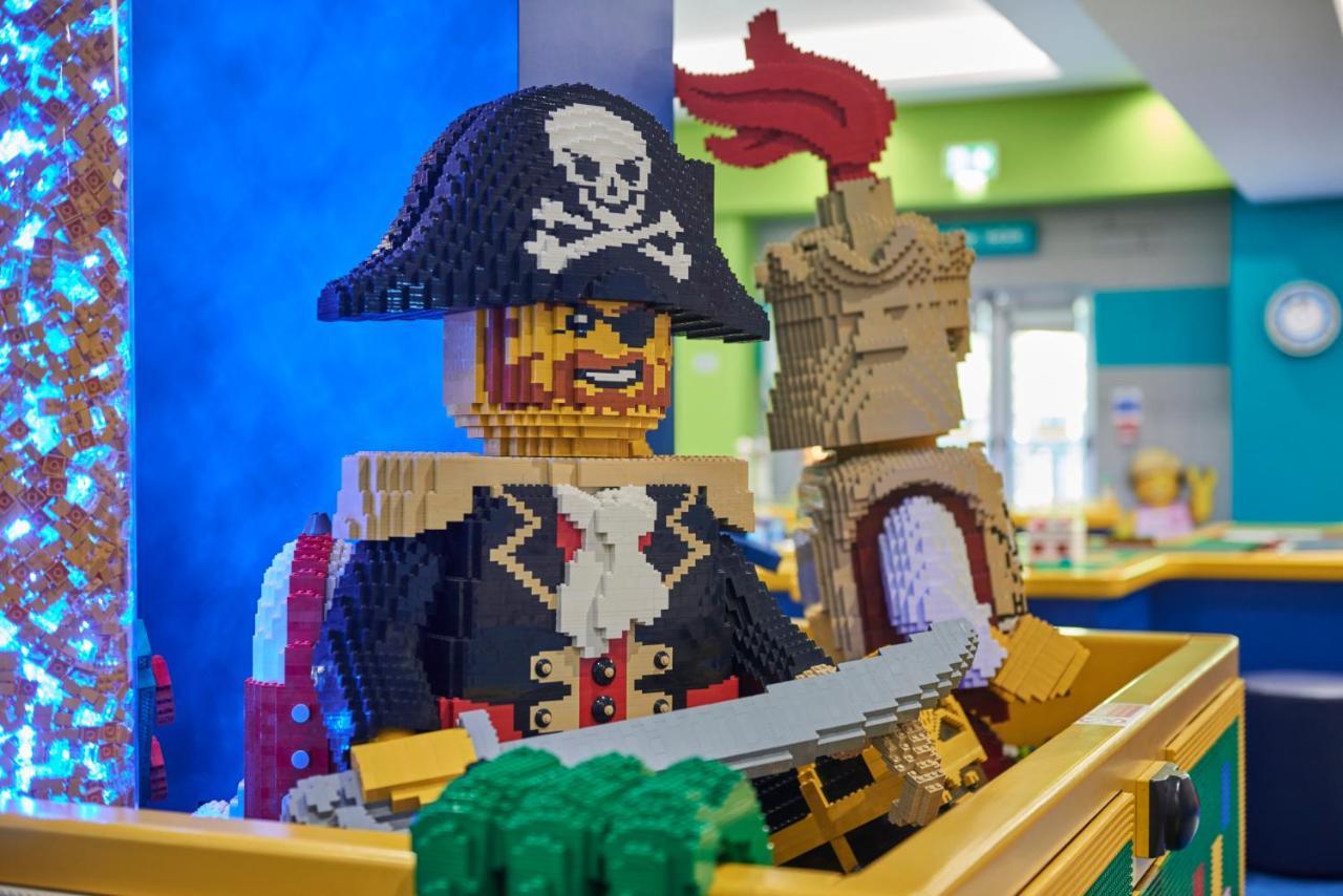 Legoland Windsor Resort Esterno foto